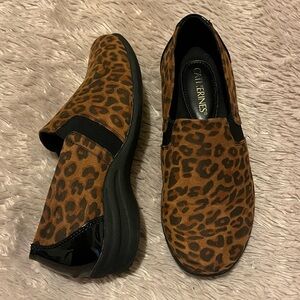 CATHERINES WIDE WIDTH MEMORY FOAM LEOPARD PRINT SHOES SZ 7 W
